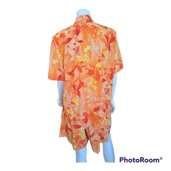 Vintage Actuelle Canada suit floral print set blouse & short 2 pieces Si… - Picture 3 of 15